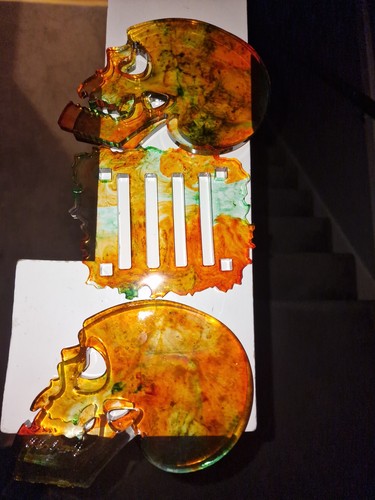 Spooky handmade resin - resin, skull